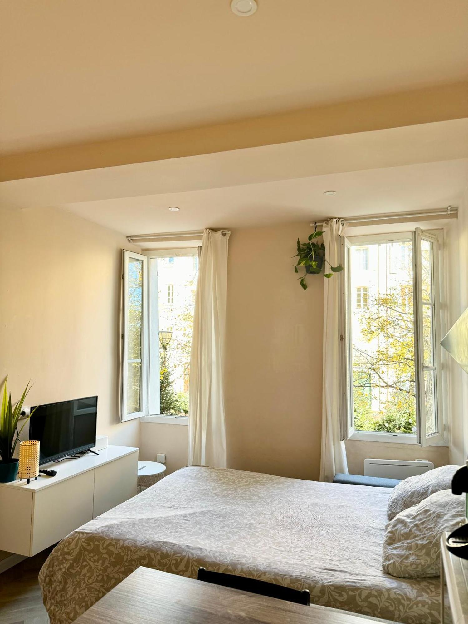 Studio Malibu Central, Lumineux Et Confortable Apartment Hyères Exterior foto